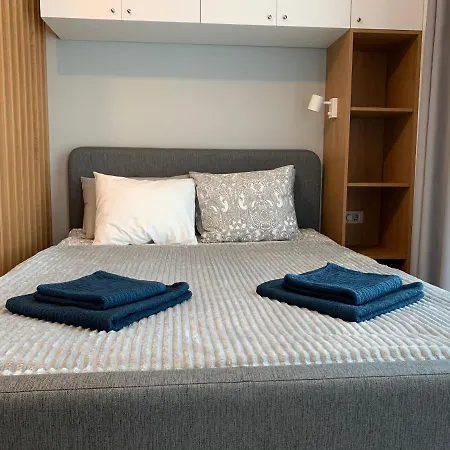 Comfort Plaza דירה *